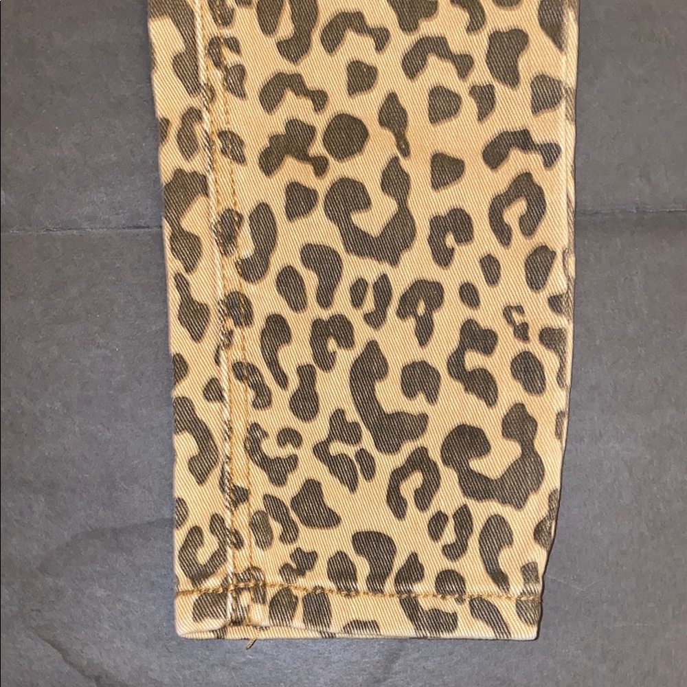 Almost Famous Size 5 Brown Tan Leopard Print Straight Leg Jeans - Picture 9 of 13